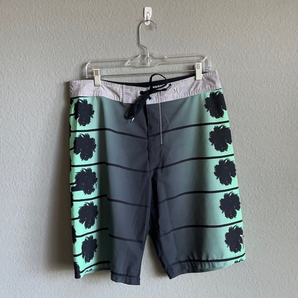Hurley, size 32, black and green bathing suit